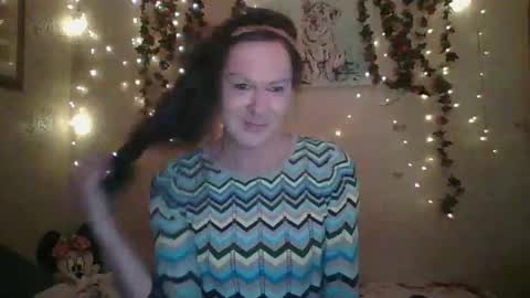 Snapshot of thesillymillie chatting on January 17, 2:08 am sillymillie0 online show from January 17, 2:08 am
