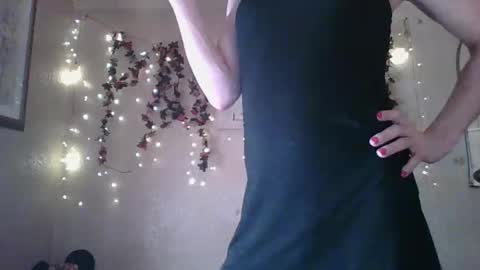 Snapshot of thesillymillie chatting on February 20, 8:14 pm sillymillie0 online show from February 20, 8:14 pm