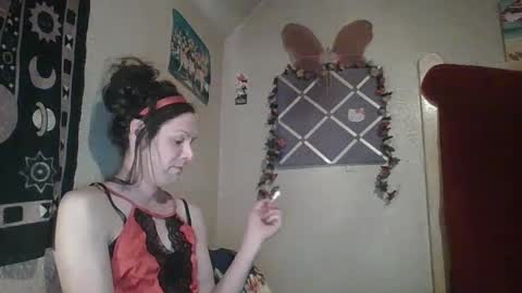 Snapshot of thesillymillie chatting on February 11, 2:35 am sillymillie0 online show from February 11, 2:35 am