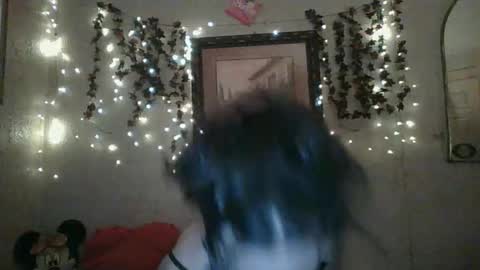 Snapshot of thesillymillie chatting on September 18, 12:14 am sillymillie0 online show from September 18, 12:14 am