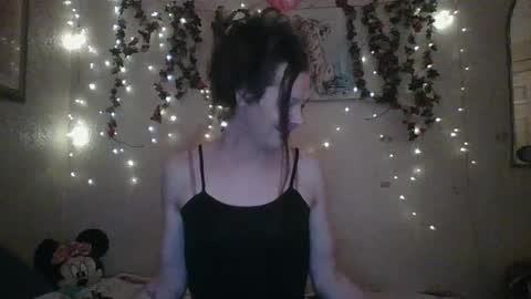Snapshot of thesillymillie chatting on February 3, 11:15 pm sillymillie0 online show from February 3, 11:15 pm