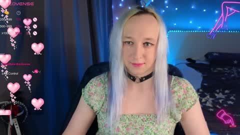 Snapshot of thetrixy chatting on February 8, 11:45 pm The Great And Powerful Trixie online show from February 8, 11:45 pm