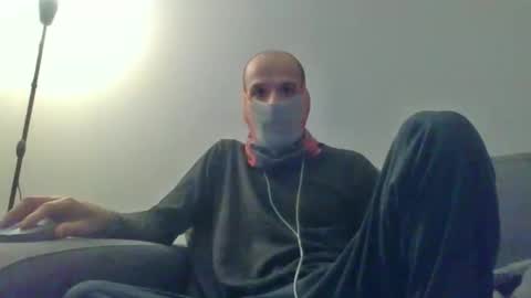 Scarf guy online show from November 11, 7:21 am