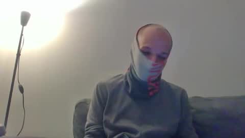 Snapshot of thetubedscarfguy chatting on February 26, 6:15 pm Scarf guy online show from February 26, 6:15 pm