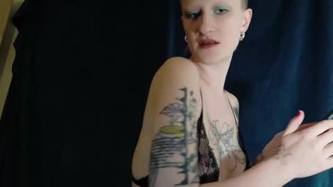 pinky promise online show from January 17, 7:22 pm