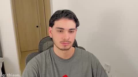 thiaan__ online show from October 28, 11:17 pm