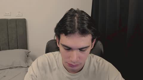 thiaan__ online show from January 1, 11:29 pm