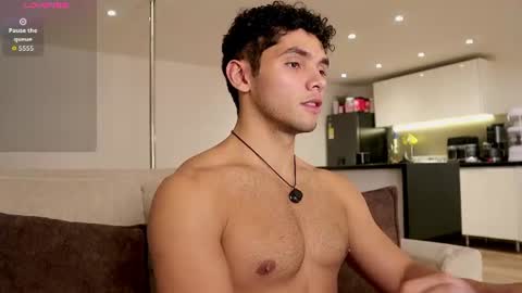 Just Thiago  online show from June 25, 1:35 am