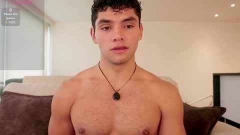Just Thiago  online show from April 29, 6:13 pm