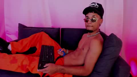 ThiagoFerreti online show from November 13, 8:33 pm