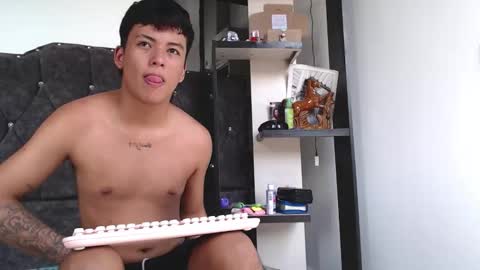 Thiagogonzalez online show from May 10, 3:51 pm