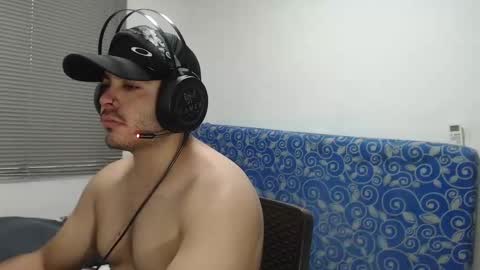 Thiago online show from October 24, 7:47 pm