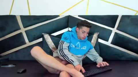 Thiago   online show from June 26, 5:13 am