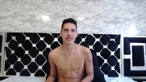 Thiago   online show from March 16, 1:04 pm