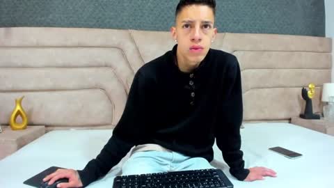 Thiago   online show from July 14, 12:21 pm