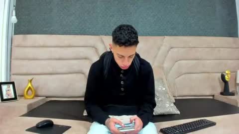 Thiago   online show from July 5, 3:53 am