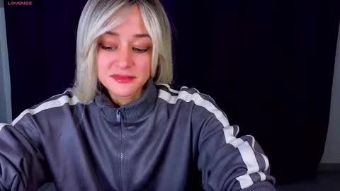 thief_of_hearts_ online show from October 3, 11:57 pm