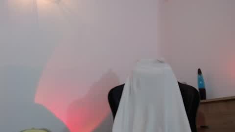sara online show from June 20, 2:29 am