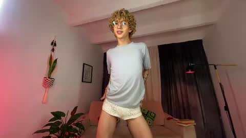 Damiano online show from June 23, 9:21 pm