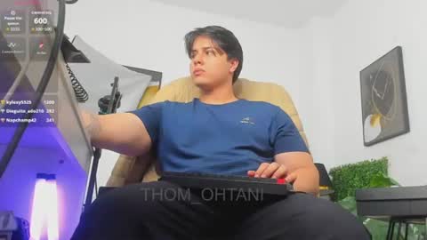 thom_ohtani online show from June 18, 2:06 am