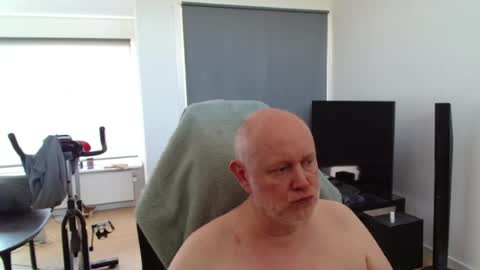 thomas806035 online show from July 15, 12:43 pm