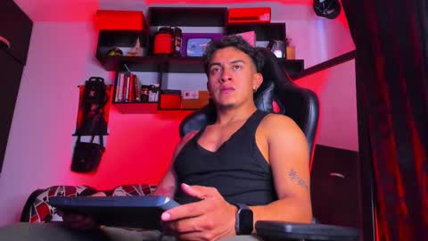 thomas_016 online show from September 16, 3:04 pm