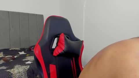 Thomas Brandon online show from September 21, 6:39 am