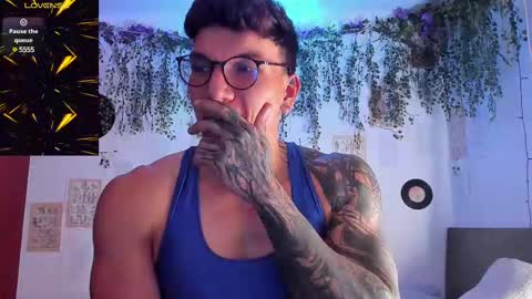 Thomas Grey online show from February 25, 11:15 pm