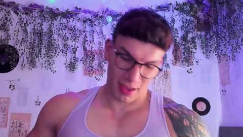 Thomas Grey online show from February 15, 3:09 am