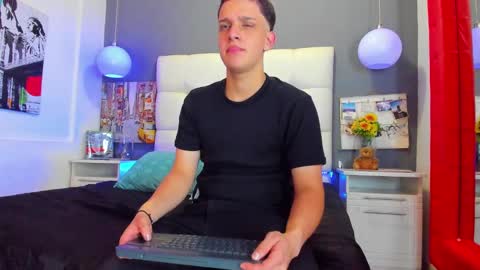 ---Thomas--- online show from March 11, 3:58 am