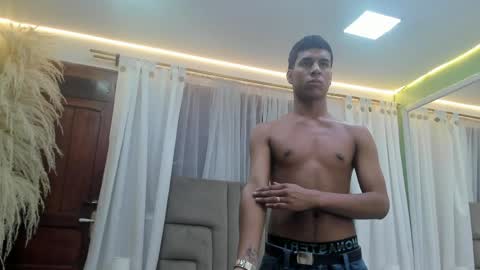 Thomas Valkov online show from June 3, 11:57 am