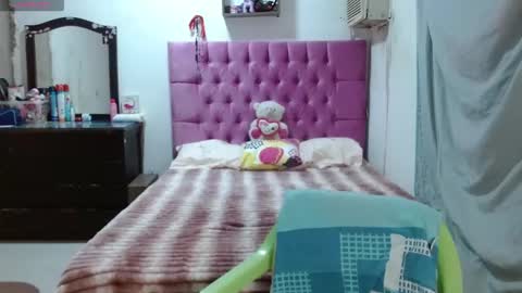 thompson ari online show from January 6, 10:47 pm