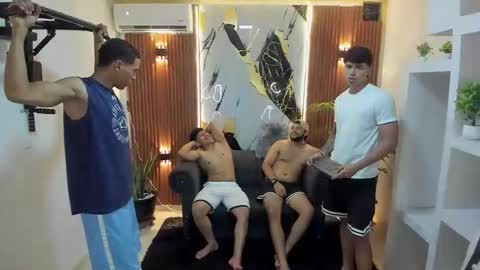 thomson_hot01 online show from April 27, 5:38 am