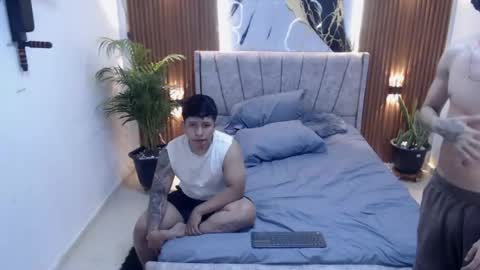 thomson_hot01 online show from May 2, 5:35 am