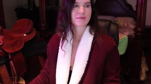 ThornburyRose online show from January 10, 11:32 pm