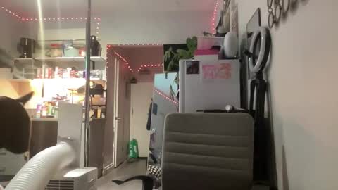 throatyygoat online show from October 25, 1:39 am