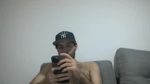 Snapshot of throwawayyourgun chatting on January 23, 6:14 pm Luka online show from January 23, 6:14 pm