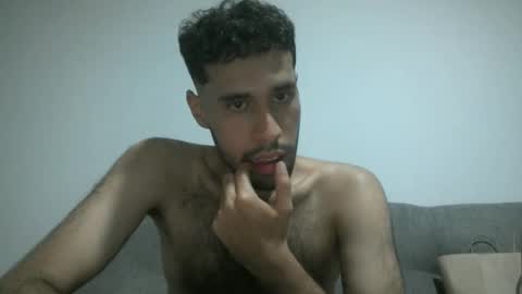 Snapshot of throwawayyourgun chatting on February 25, 10:31 pm Luka online show from February 25, 10:31 pm