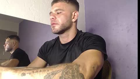 Snapshot of thybautsenses chatting on October 19, 5:28 pm thybautsenses online show from October 19, 5:28 pm