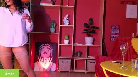 tia_j online show from February 6, 8:22 pm