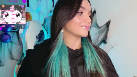 Snapshot of tianale chatting on October 22, 3:31 am Tiana Le online show from October 22, 3:31 am