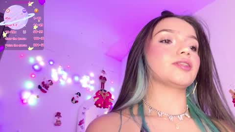 Tiana Le online show from December 3, 12:20 am