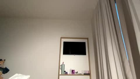 Tiana Le online show from March 6, 4:50 pm