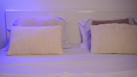 Anna online show from March 10, 8:13 pm