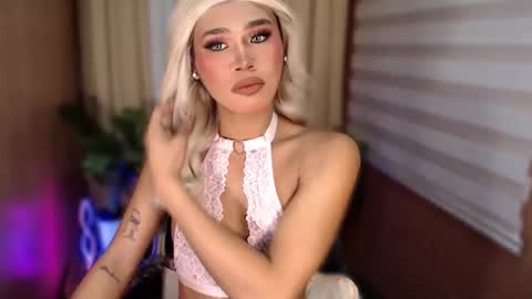 Snapshot of tiara_perezx chatting on September 23, 5:19 pm Sam online show from September 23, 5:19 pm