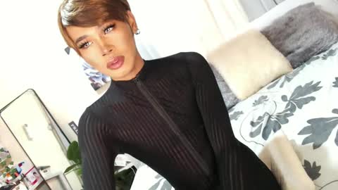 Snapshot of tiara_perezx chatting on February 10, 2:19 am Sam online show from February 10, 2:19 am