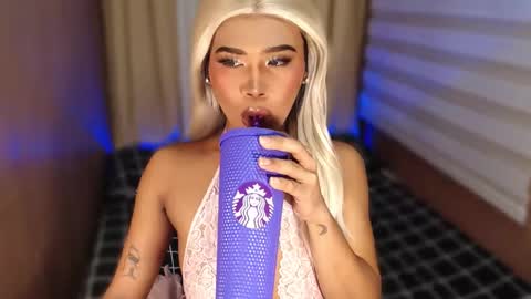Snapshot of tiara_perezx chatting on October 14, 10:35 pm Sam online show from October 14, 10:35 pm