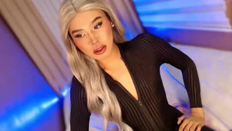 Snapshot of tiara_perezx chatting on September 30, 5:56 pm Sam online show from September 30, 5:56 pm