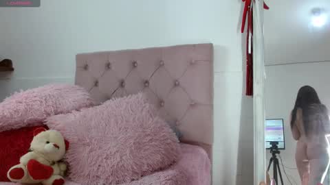 Tifanny online show from February 11, 5:18 pm