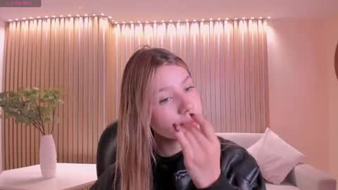 Tiffanny Sins online show from July 10, 5:12 am